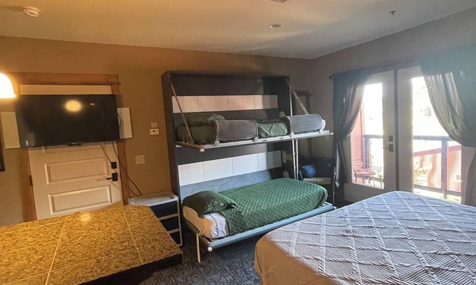 Kellogg Condo | πββοΈπ₯Ύ Family Fun * Murphy Bunkbeds * Silver Mtn π΅βοΈ