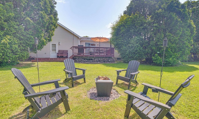 Colchester Apartment | Family Getaway w/Deck: 3 Mi to Lake Champlain