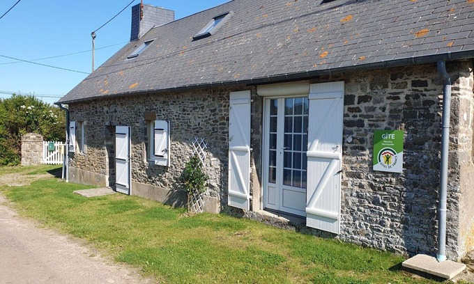 Denneville Cottage | Family house in Cotentin with private garden
