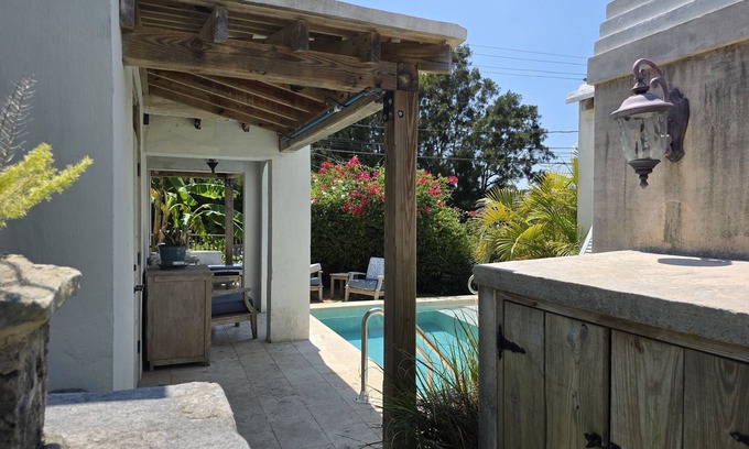 Paget House | Family Thanksgiving 2025 Bermuda! Private Luxury Villa 3 Bedrooms Pool Beach