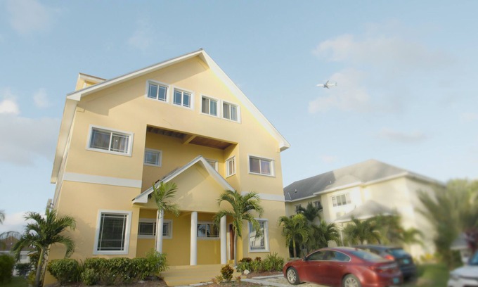 Westwind House | Family townhome Retreat in Nassau