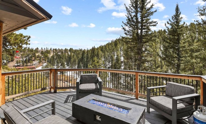 Woodland Park House | Famly Friendly, Pond, Views