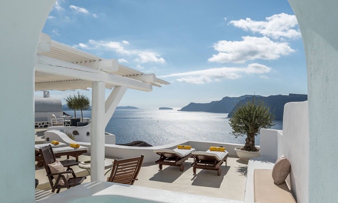 Oia Hotel | Fanari Villas Santorini