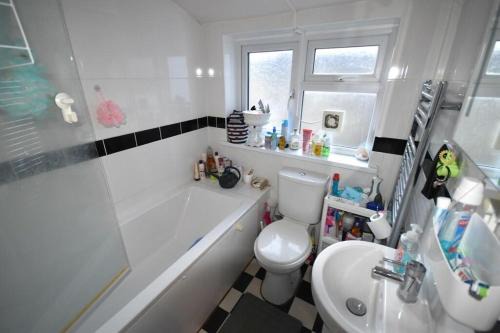 Bruce Grove Apartment | Fans of Bad Influence