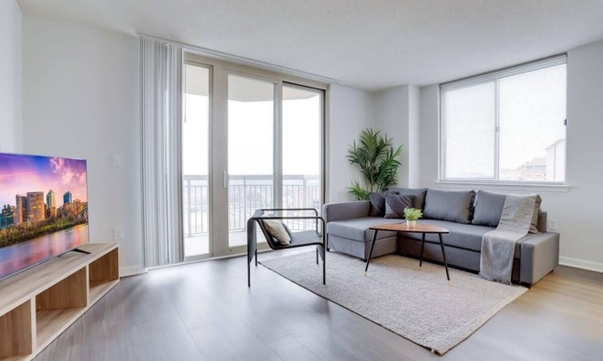 Ballston Apartment | Fantastic 2 BR Apt in Ballston With City View