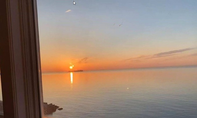 Devon House | Fantastic Oceanfront Home ~ Rooftop Deck ~ Outstanding Location!