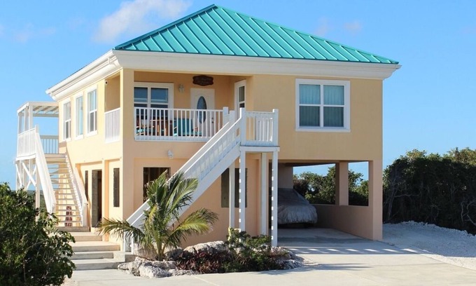 Conch Bar House | Far Away Villa Where Turquoise Ocean Meets a Billion Stars