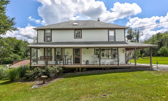 Narrowsburg Other | Farm country house with AC in charming Cochecton. Pool jacuzzi open May to Sept