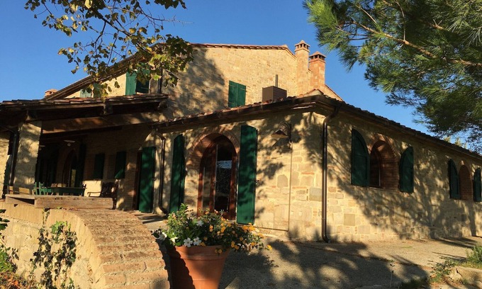 Chianni House | Farmhouse in Pisan Hills with Pool