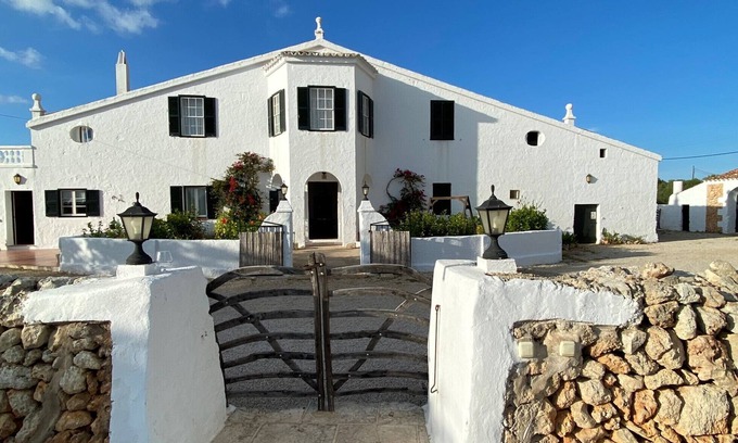 Alayor Villa | Farmhouse with spacious garden, free WiFi