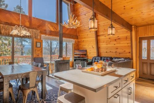 Fawnskin House | Fawnskin Family Cabin - Nicely decorated cabin with a lake view and a Foosball Table!