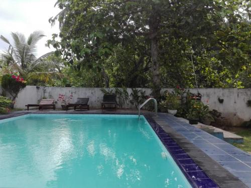Aturuwella Hotel | Feeld side villa