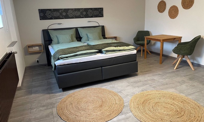 Oberelsbach Apartment | Ferienwohnung mit Terrasse und 4 Schlafräumen