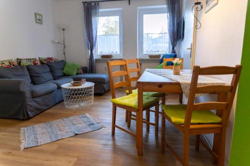 Weissenstadt Apartment | Ferienwohnung Mit Balkon Und Zwei Schlafzimmern