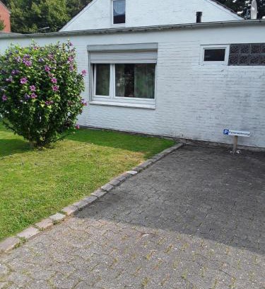 Altengroden Apartment | Ferienwohnung Mit Terrasse In Ruhiger Lage