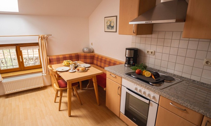 Rimsting Apartment | Ferienwohnung Seeblick 40 qm, mit Balkon
