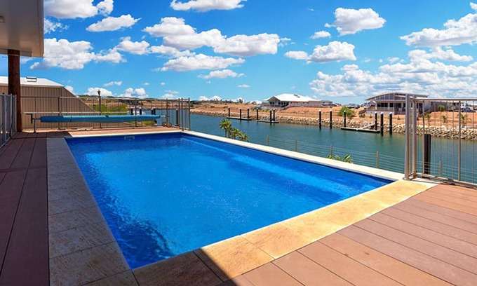 Exmouth House | Fern - Loaded with extras like swimming pool, free Wifi and Foxtel.