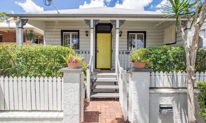 Paddington House | Fernberg Cottage Sunny Queenslander Charm