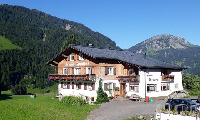 Schoppernau Bed & Breakfast | Fernblick Frühstückspension