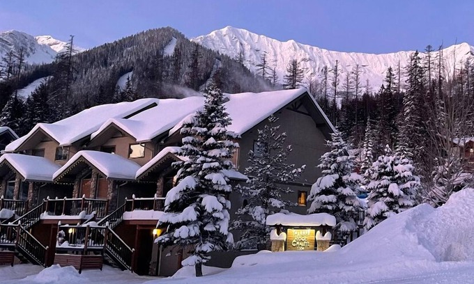 East Kootenay House | Fernie Alpine Resort accommodation Thunder Ridge Chalet Truly Ski in/Ski out