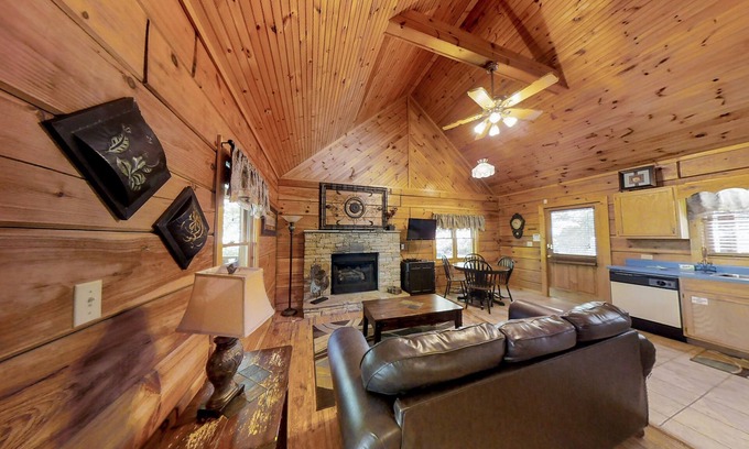Pigeon Forge Cabin | Fever 1 Bedroom Cabin by RedAwning
