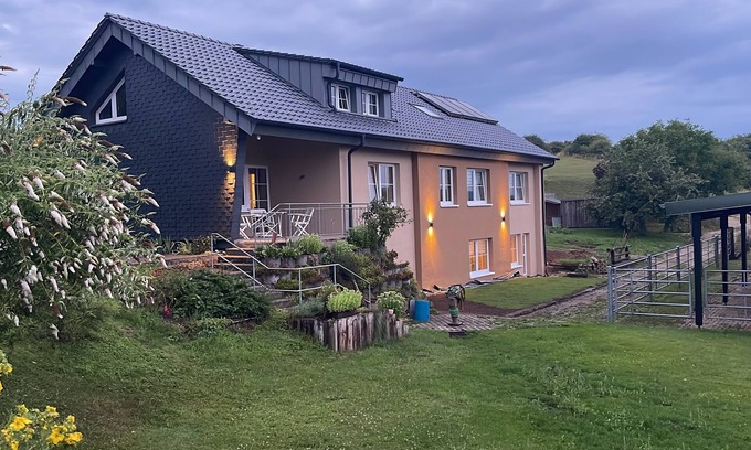 Hillesheim Apartment | FeWo Rosenberg idyllic property to relax in the countryside