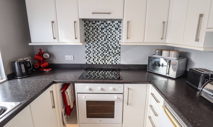 Grimsby Cottage | Field View