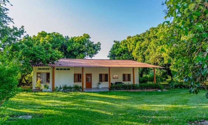 San Sebastian de Mariquita Villa | Finca para 25 personas: naturaleza, piscina, fútbol, kioskos y juegos infantiles