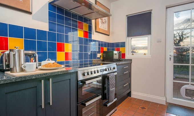 Carmarthen House | Finest Retreats - Ty Penbryn