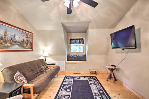 Murphy House | Fire Pit and Forest Views Secluded Murphy Cabin!