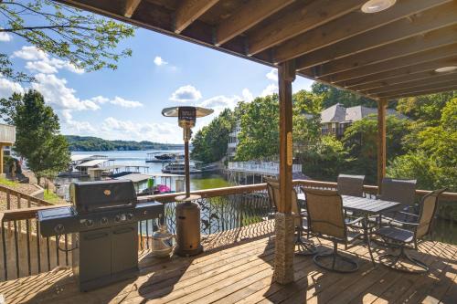 Camdenton House | Fire Pit and Private Dock Ozarks Family Escape!