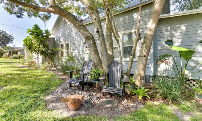 Winter Garden Cottage | Fire Pit & Yard: Updated Winter Garden Home!