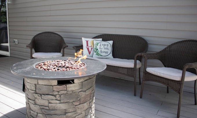 Town of Jerusalem Cottage | Fire Table, Lg Backyard & Deck, 3BDR Cottage, Penn Yan
