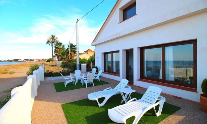 Molinell Villa | FIRST LINE BEACH VILLA WITH SEA VIEWS. WIFI.