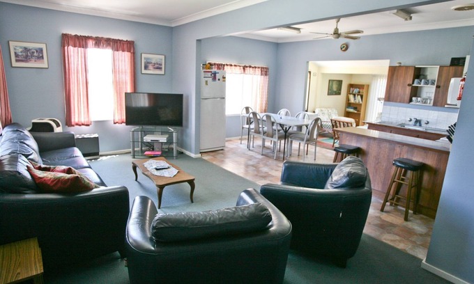 Bermagui House | Fishermans Cabin - Ample boat parking, just a fishing shack