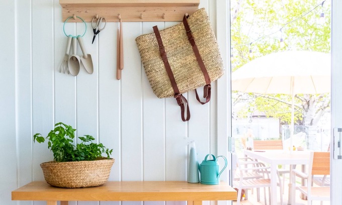 Consecon House | Fitzroy Lakehouse - Lake Ontario Waterfront with Hot Tub