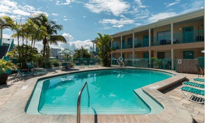 Bay Esplanade House | Five Palms Suite 109 - Daily - Weekly - Monthly