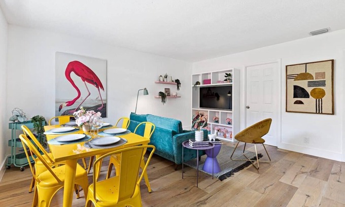 Tarpon River Condo | Flamingo Escape: Bright 2BR Near Riverside Beach