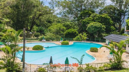 Petropolis Apartment | Flat com vista para a montanha e charme em condominio em Petropolis