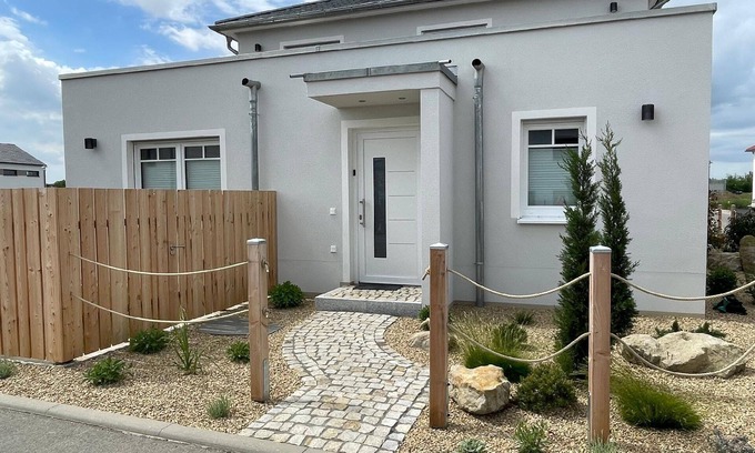 Boehlen House | Flat "Hainer See Oase" with terrace