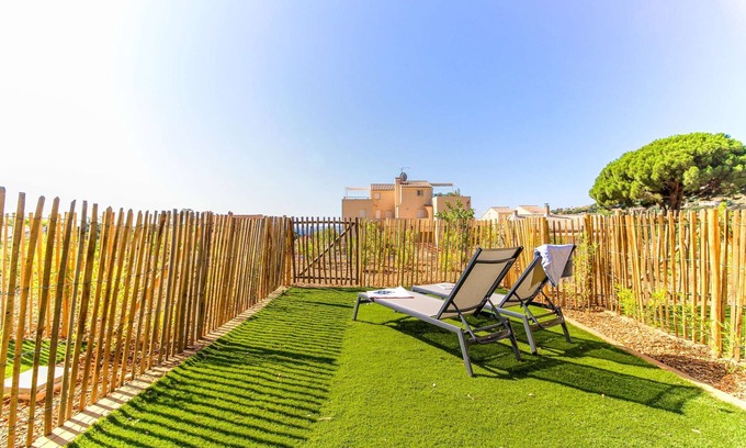 Le Lavandou Apartment | Flat Hotel Comfort - Pool and Parking included