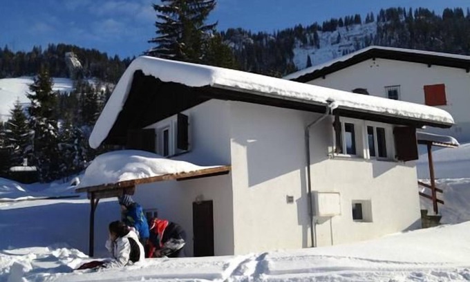 Wirzweli Ski Chalet | Flat in a smart holiday home