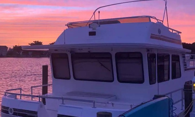 Manteo Boat Rental | Floating In Paradise On The Azul Project