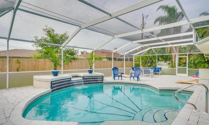 Pelican House | Florida Getaway with Heated Pool, Bar and Fire Table!