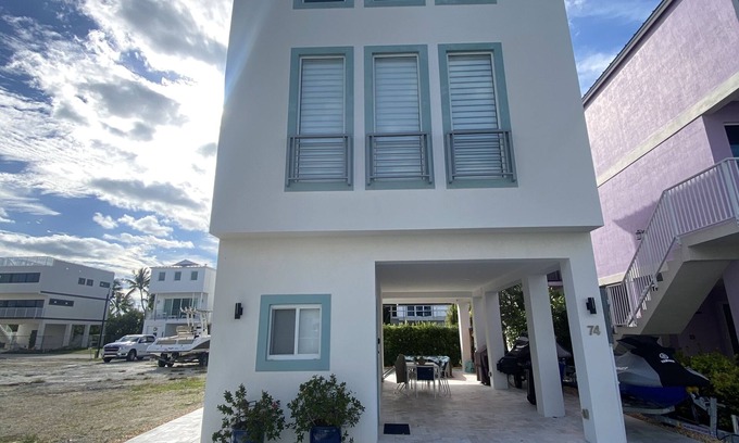 Key Largo Villa | Florida Keys Resort-Style Home