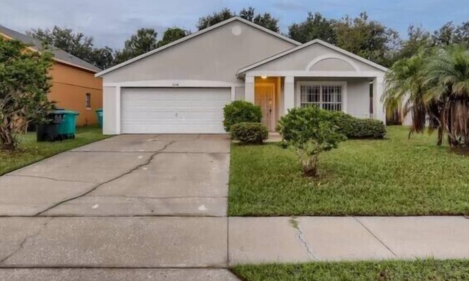 Westside House | (FM) Have this extravagant 3 bedroom house to yourself!!!
