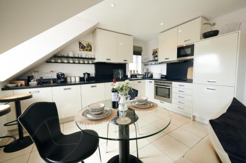 Saundersfoot Apartment | Footprints-comfortable and modern one bedroom Apartment - walking distance to the pretty harbour