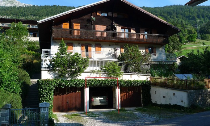 Les Villards-sur-Thones Apartment | For 4P, a 3-star 83m2 dwelling, at the price of 1 bed and breakfast.