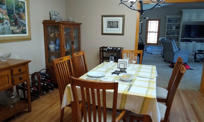 Bloomington House | For Bloomington Solar Eclipse: Fabulous 4-bedroom house w/WiFi on 1 acre