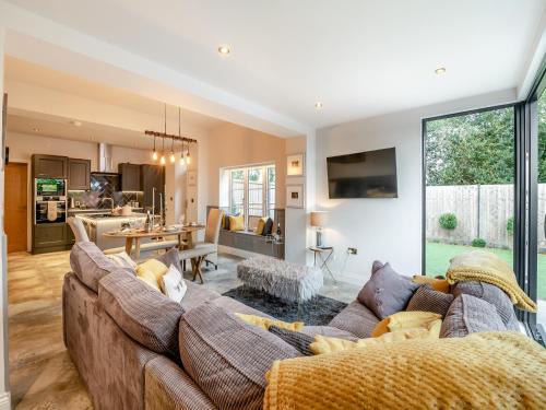 Cottingham House | Foreman's Cottage